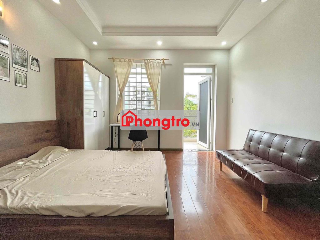 Phòng balcon cách ĐH Văn Lang 800m, Gigamall
