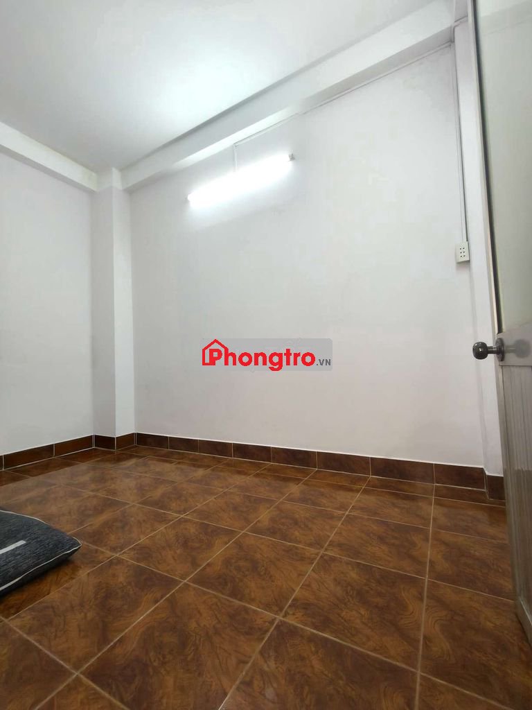 PHÒNG MÁY LẠNH GẦN METRO BÌNH PHÚ