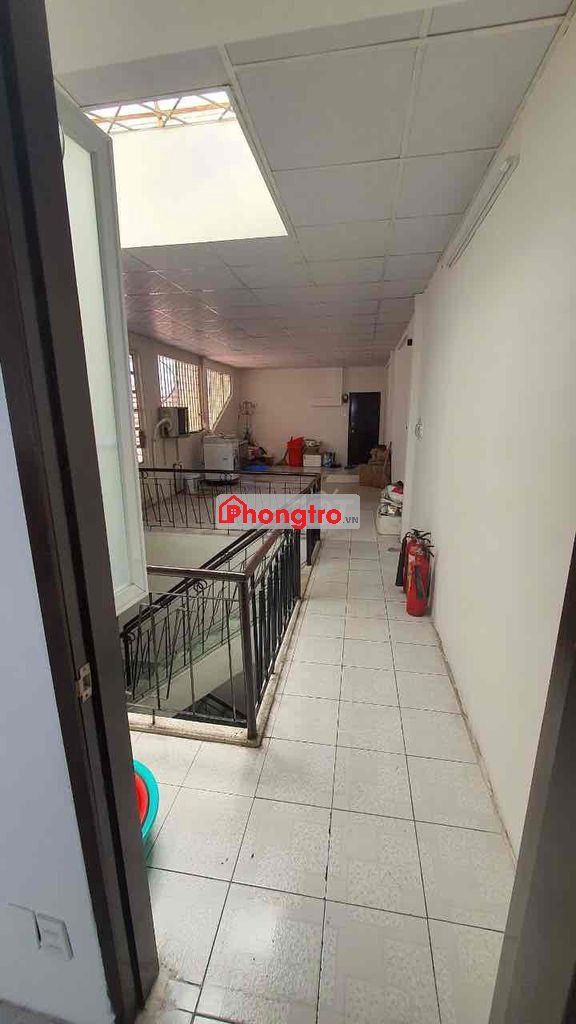 phòng ban công và bếp riêng thoáng mát