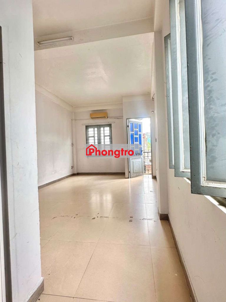 Tìm Nam ở ghép đầu t10, Phòng Ban Công,Cửa sổ Q10, Góc 3/2