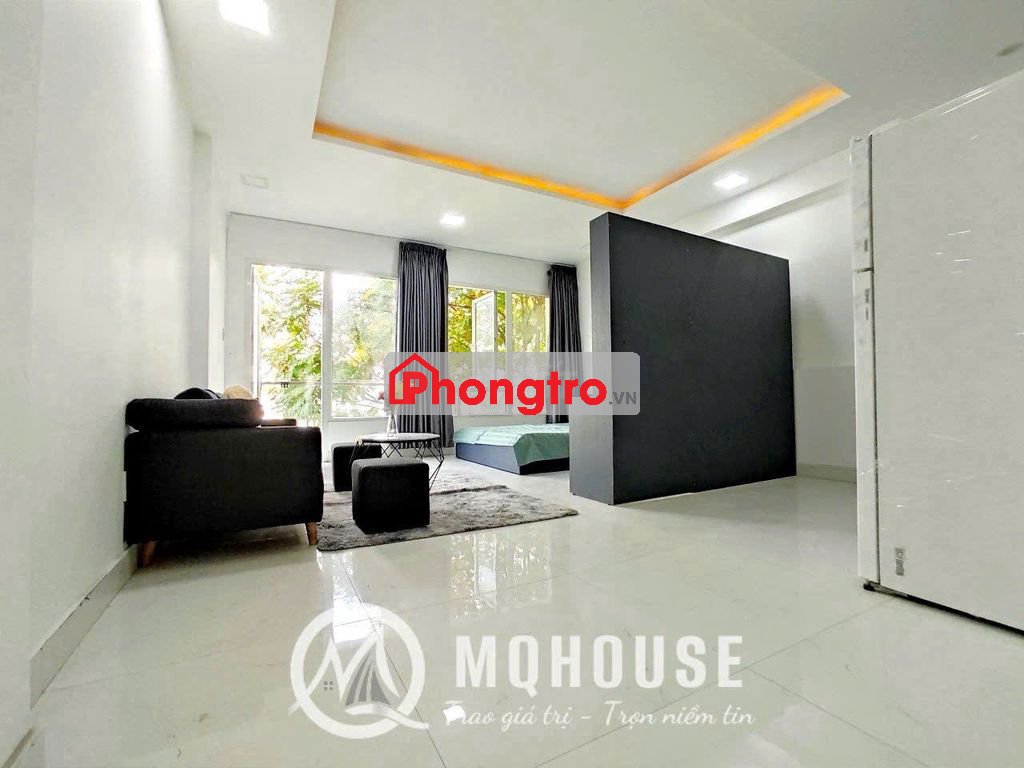 CHDV ngay Đồng Đen, Tân Bình, bancol cửa sổ lớn