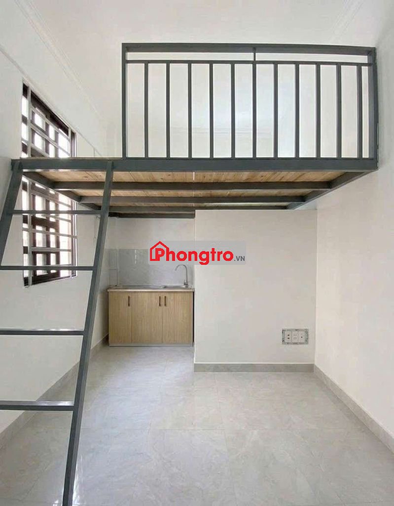 Phòng có Gác cao, Cửa Sổ trời, Ánh Sáng tự nhiên, ngay cạnh Đầm Sen,