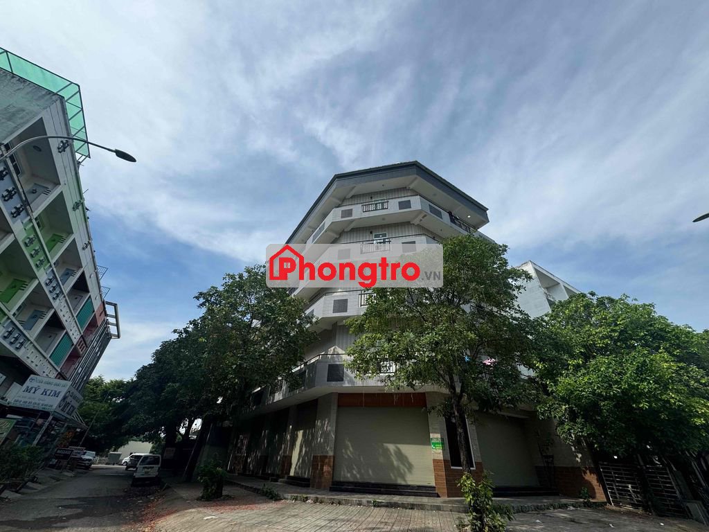 Nhà Mới Xây Còn Mùi sơn . ở Ngay