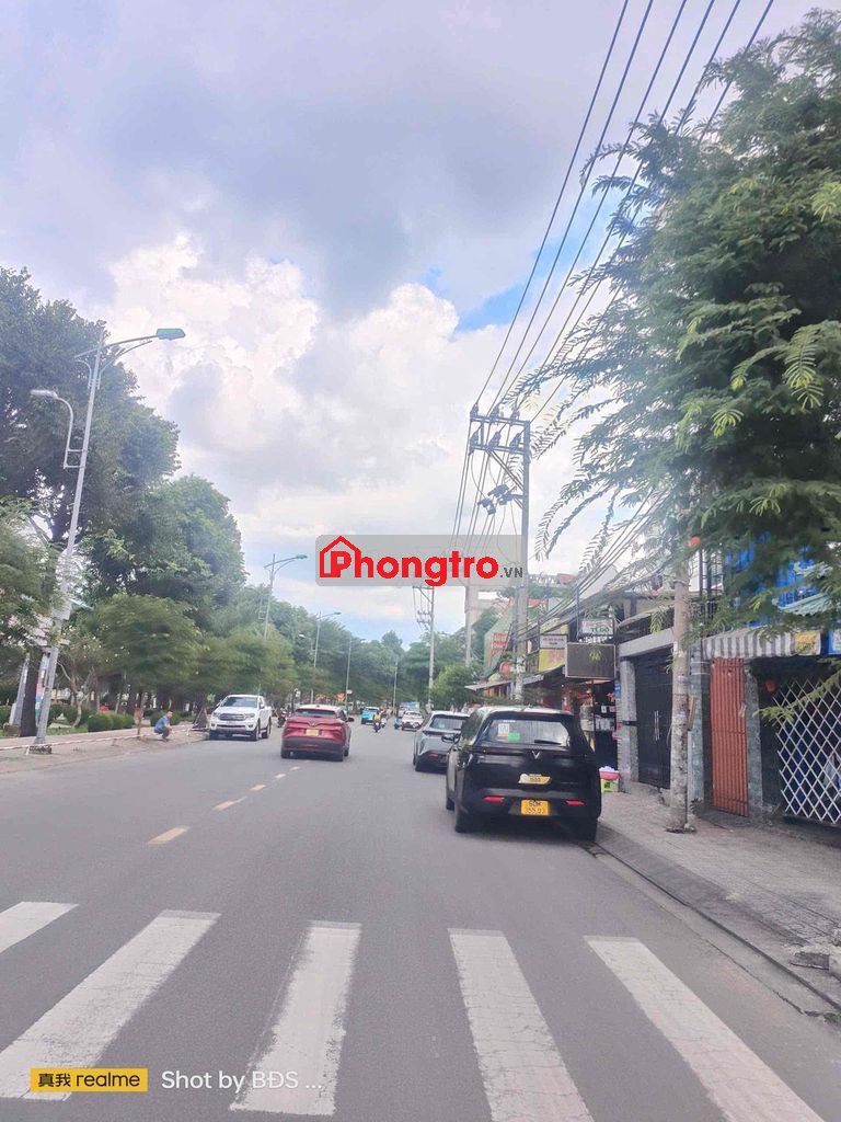 Phòng 50m2 ở Lầu 1 có máy lạnh, giường ngay CV Tầm Vu 6triệu