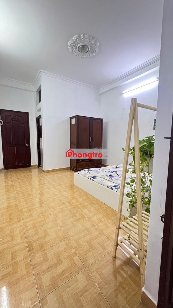 Chính chủ cho thuê phòng ban công sau thông thoáng giá 3tr4