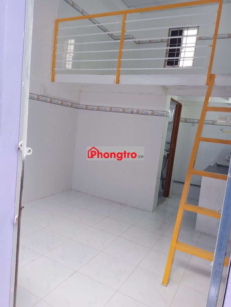 Phòng trọ mới đẹp, thoáng mát, có ban công riêng.