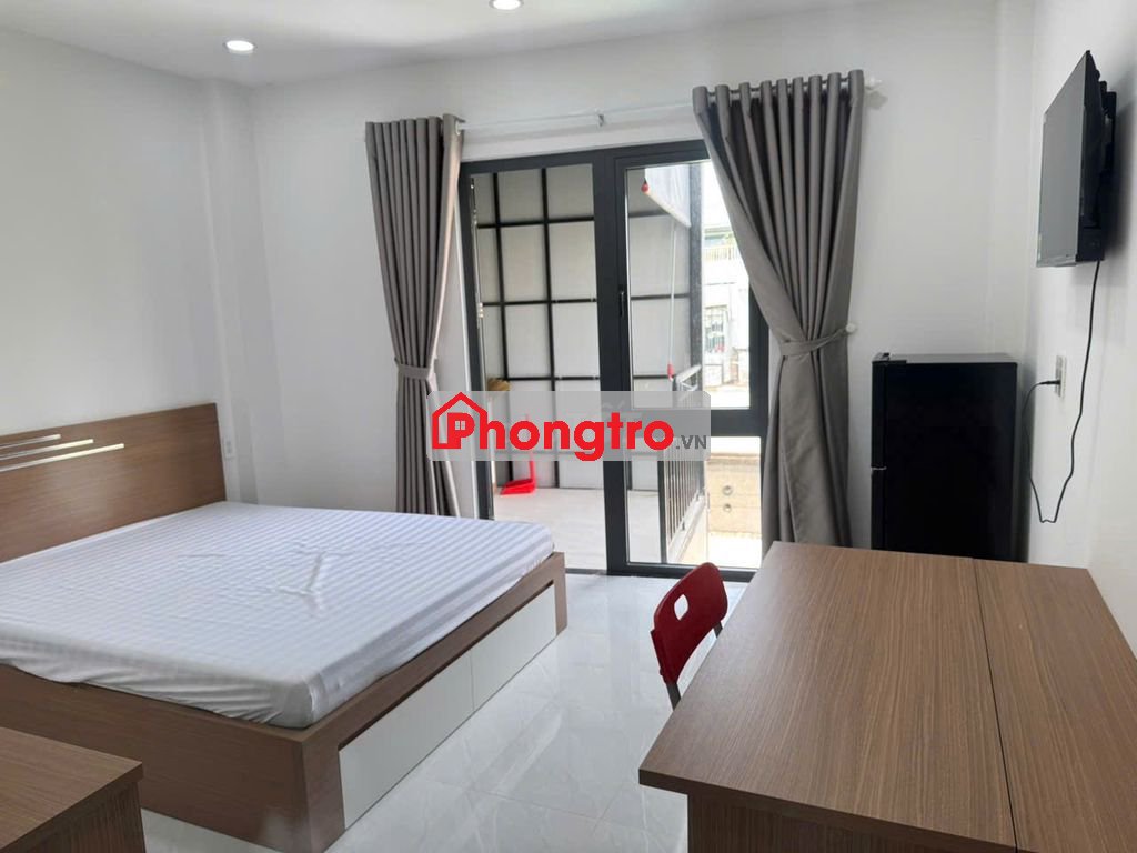 Chính Chủ cho thuê 1pn 30m2 - Ban công Thang máy Hẻm xe hơi tân nhà