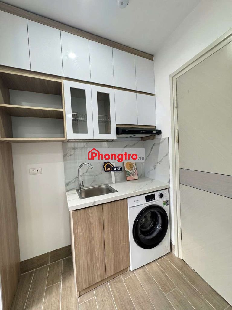 CCMN đẹp nhất Chùa Láng - Luật Ngoại Thương - giá 4.8tr, ban công