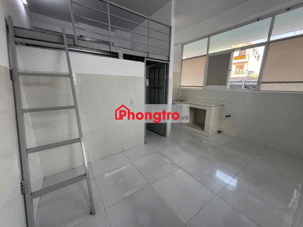 PHÒNG GÁC THANG MÁY CỬA SỔ TRỜI GẦN AEON ĐH CÔNG THƯƠNG GIÁ RẺ