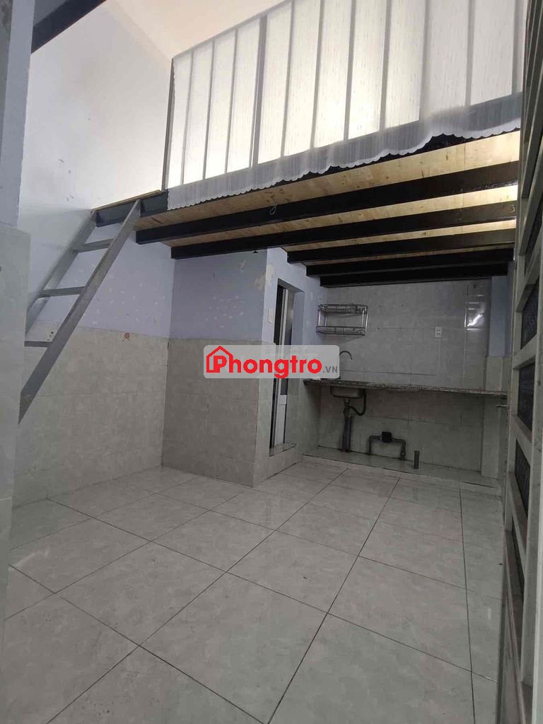 Cho thuê phòng gác lửng cửa sổ có máy lạnh ngay Nguyễn Thị Thập