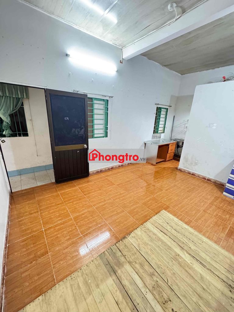 trống 1 phòng lầu 1 ngay gần cầu chà và Q8 sát bên Q5,Q10