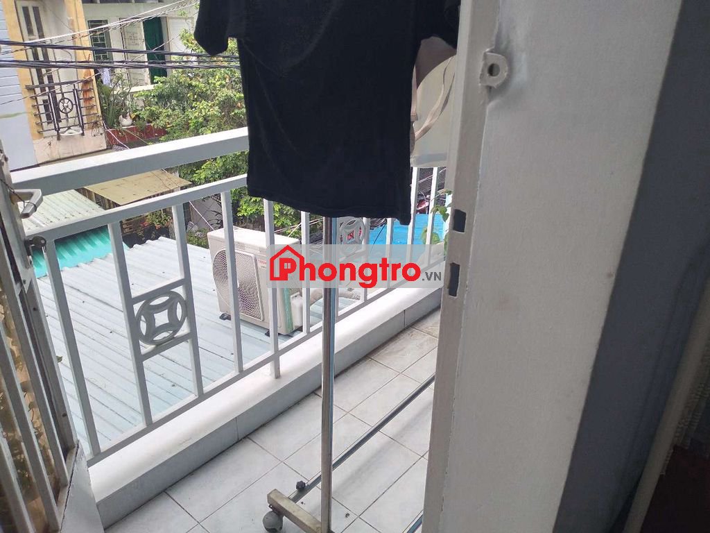 Cho nữ thuê phòng , lầu 1 , chung chủ , lối đi riêng .