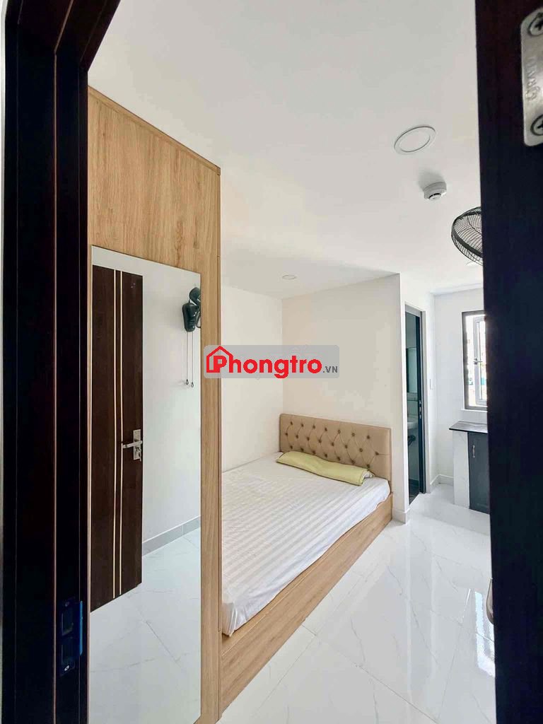 phòng thang máy trống sẵn full nội thất phú nhuận