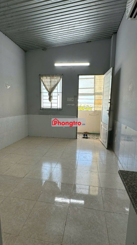 Phòng hẻm xe hơi 60/19 Lâm Văn Bền, 2 cửa sổ thoáng, có máy lạnh