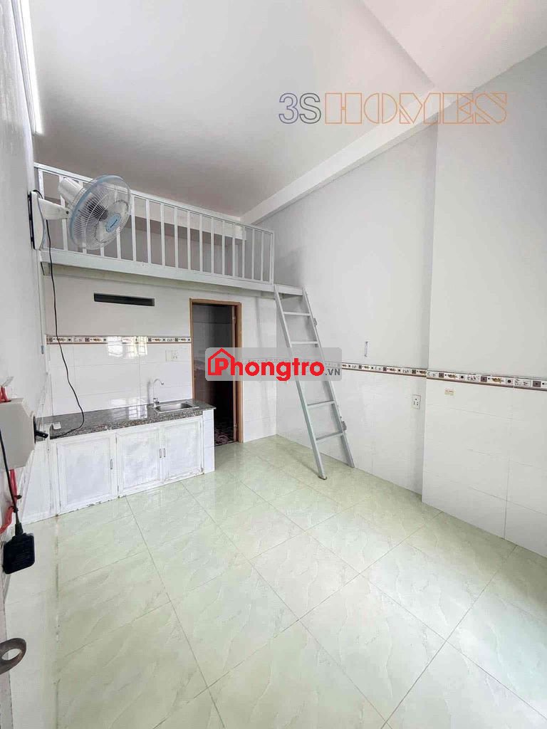 Phòng ban công giá rẻ gần Lotte Nguyễn Văn Lượng, Phan Văn Trị