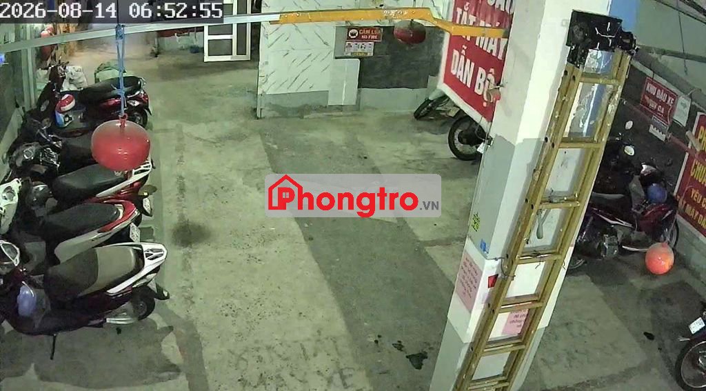 Phòng rộng toilet riêng tầng trệt