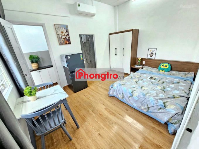 Phòg Q1 Ngyễn trãi cắt Lê Thi riêg,sát Chợ bếnthàh,ĐH sưphạm,ĐH sàigòn