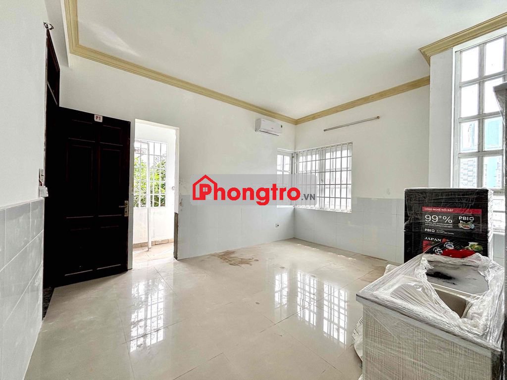 PHÒNG MỚI BAN CÔNG TO CỬA SỔ TO FULL NỘI THẤT - GẦN UFM NTT QUẬN 4 KCX