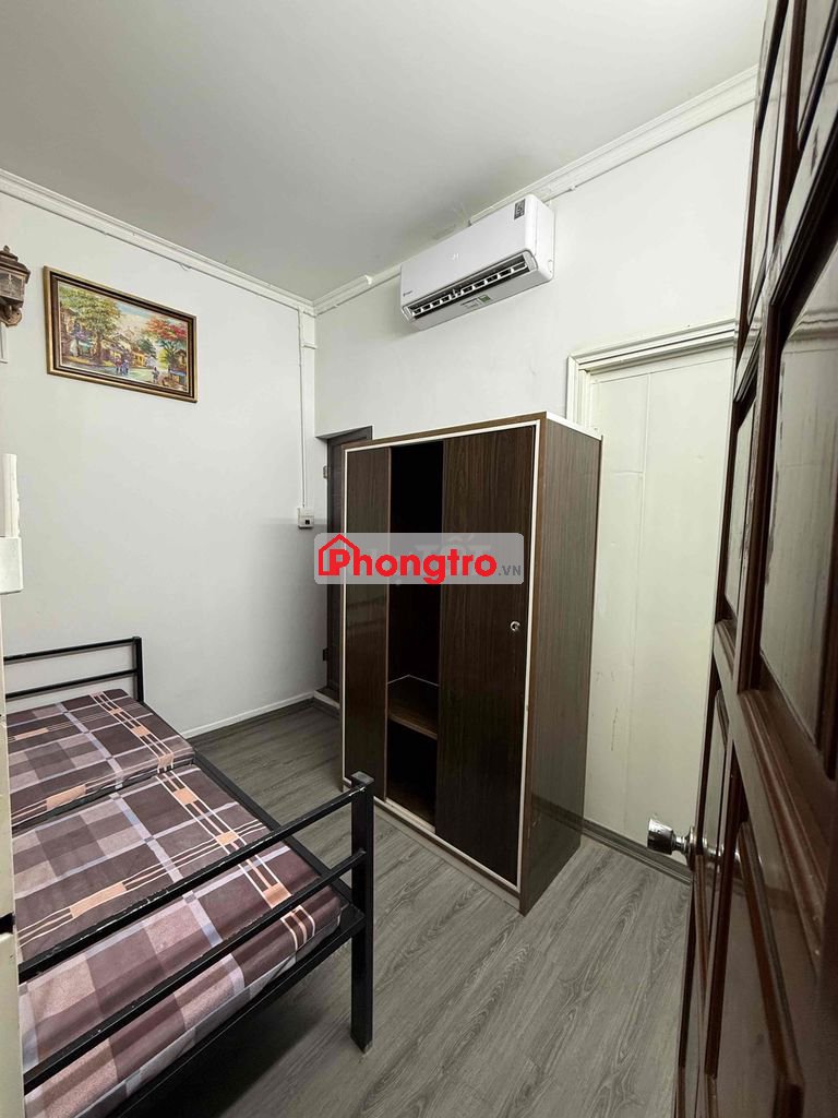 Phòng tầng 2 vskk ngõ 232 Tôn Đức Thắng oto đỗ gần chợ trường