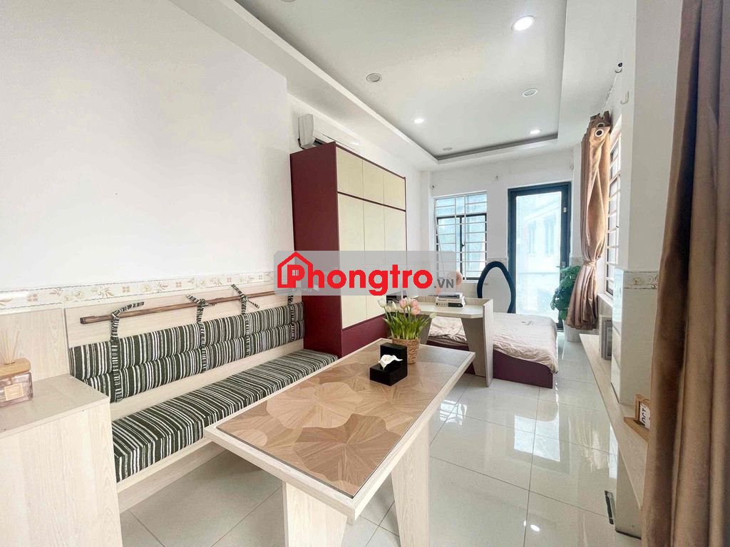 NHÀ MỚI XÂY 100% tại quận 10 giá rẻ ban công thoáng mát