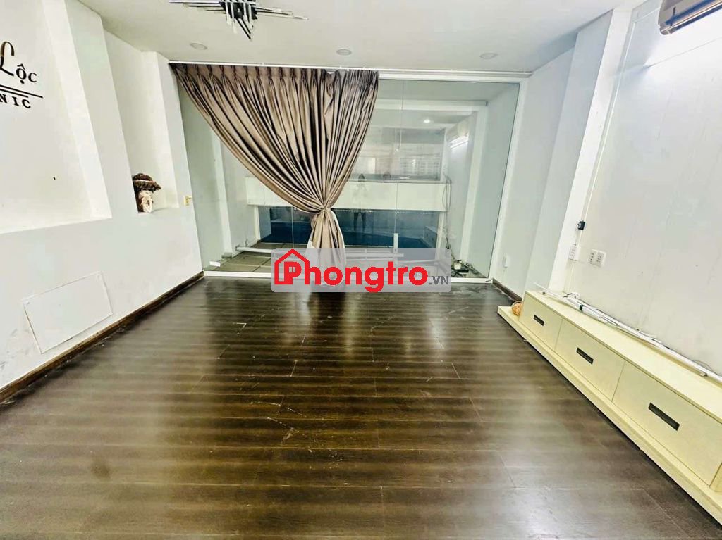 Còn 1 phòng cho nữ thuê, đầu hẻm 382 L.H.Phong, có máy lạnh