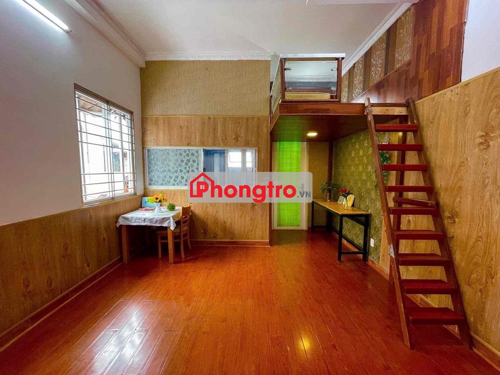 Phòng có gác full nội thất tách bếp+ ban công ở huỳnh tấn phát