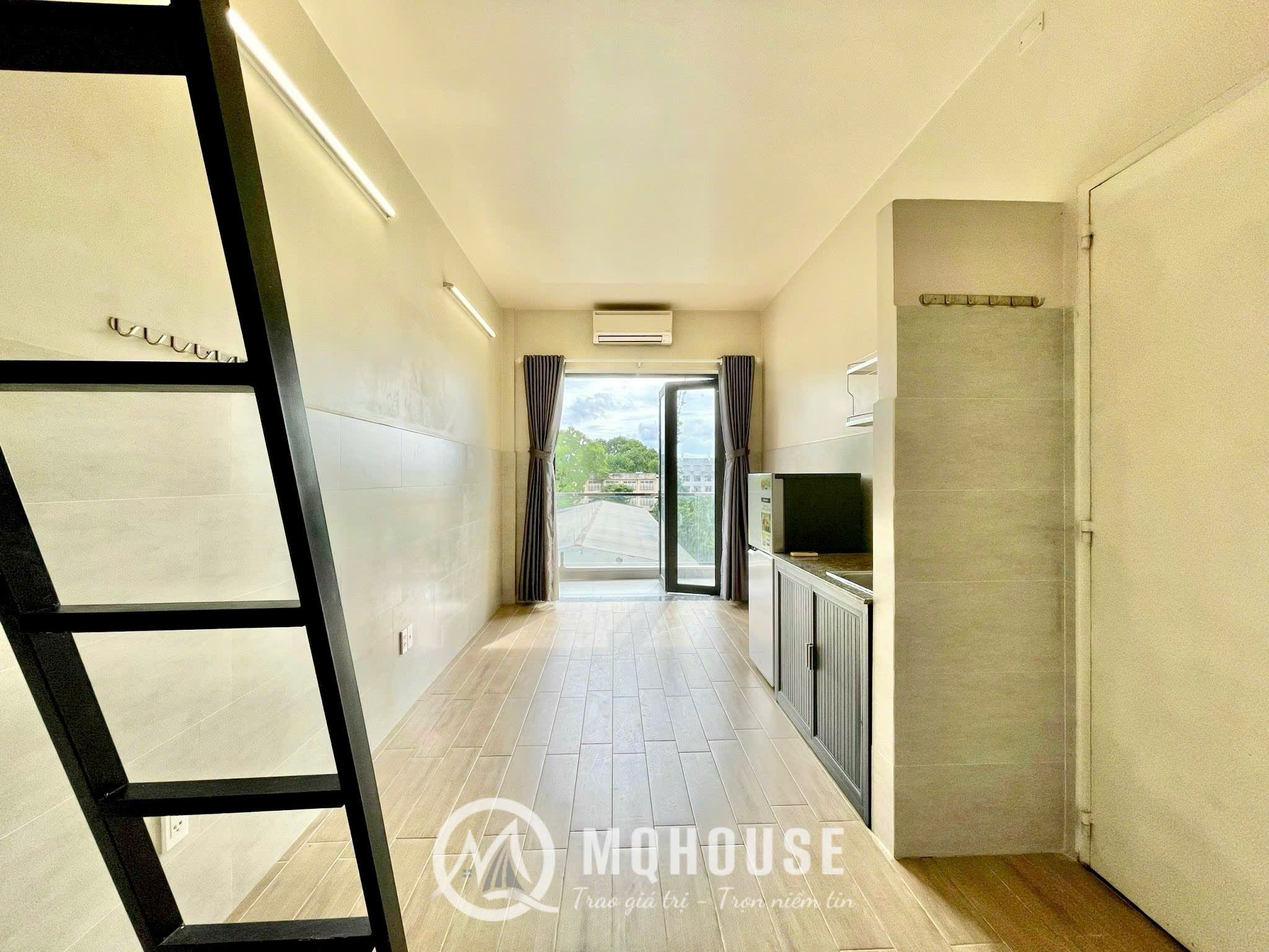 CĂN HỘ DUPLEX BAN CÔNG - NHÀ MỚI - NỘI THẤT ĐẦY ĐỦ - GẦN ETOWN CỘNG HÒA