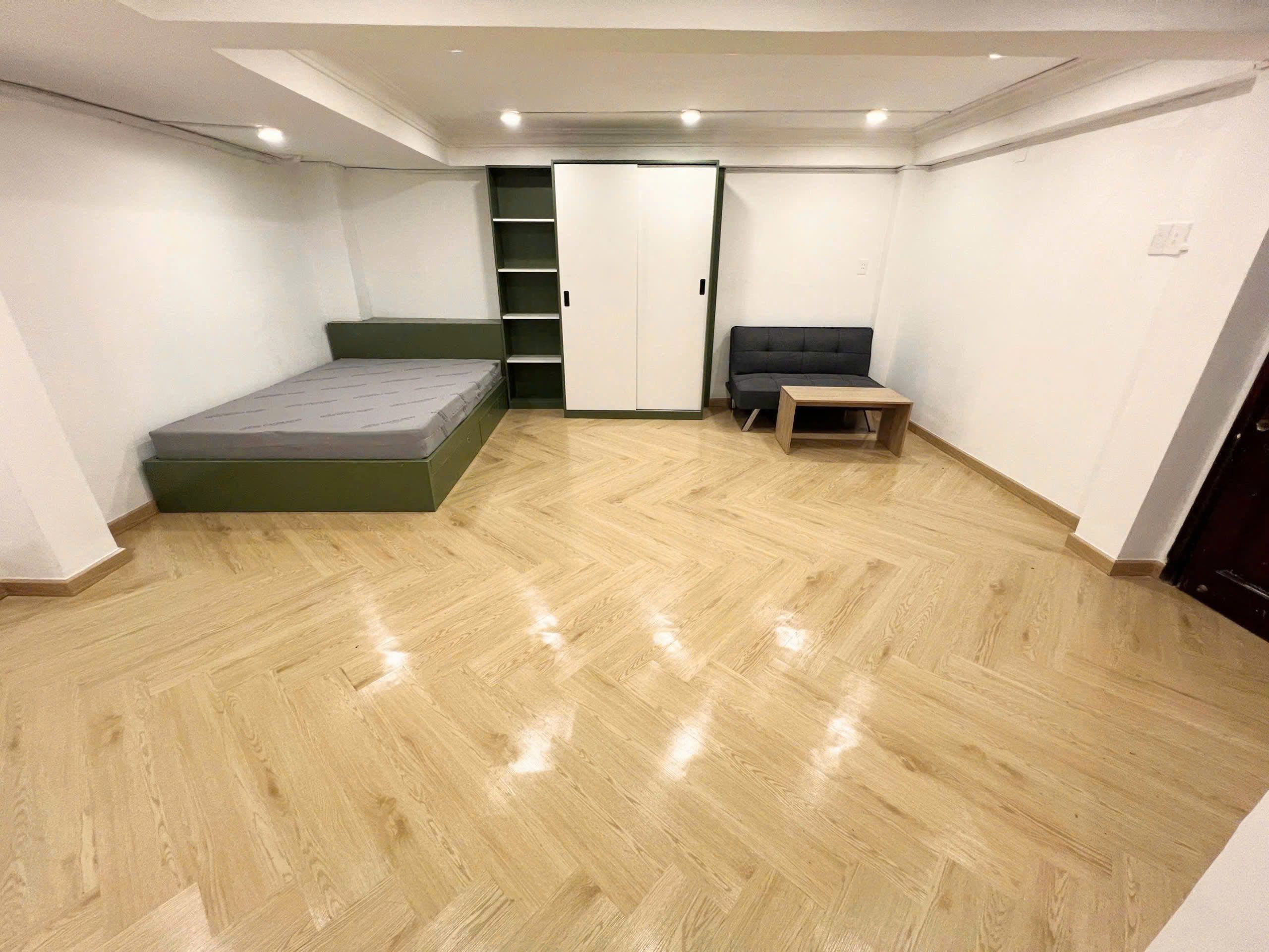 CHDV full nội thất - máy giặt riêng - Gần Ngã tư Phú Nhuận