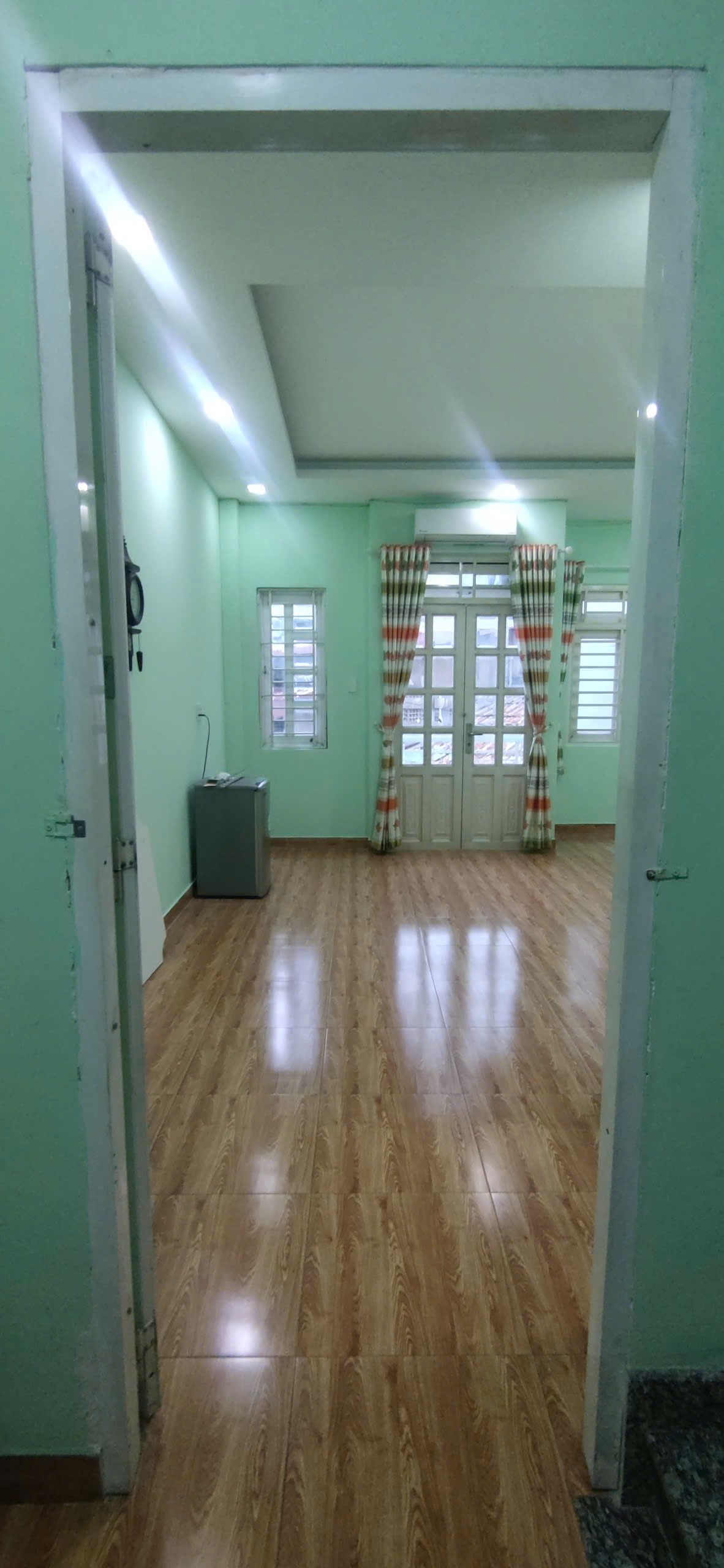 Phòng trọ trung tâm Quận 1 rộng 35m2 đủ tiện nghi - giá tốt