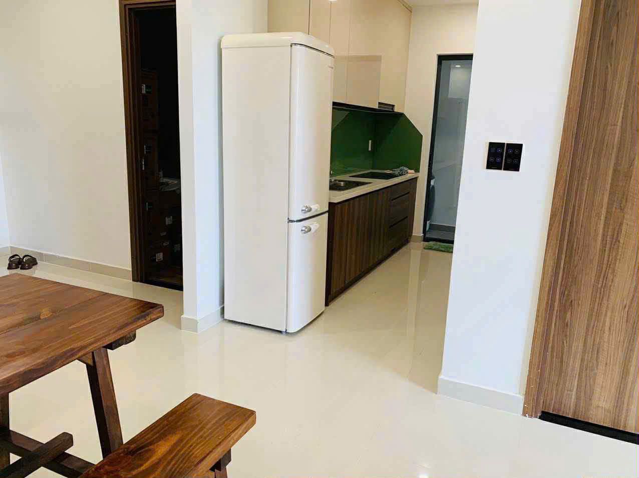 Phòng master cửa sổ trong căn 2 phòng ngủ Q7 Riverside