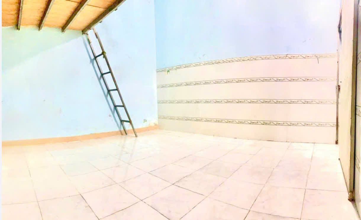 Phòng cho thuê giá chỉ 2.7 - 3.3 triệu không giới hạn số người ở, gần Q10 & Q. TB. Xem phòng ngay!