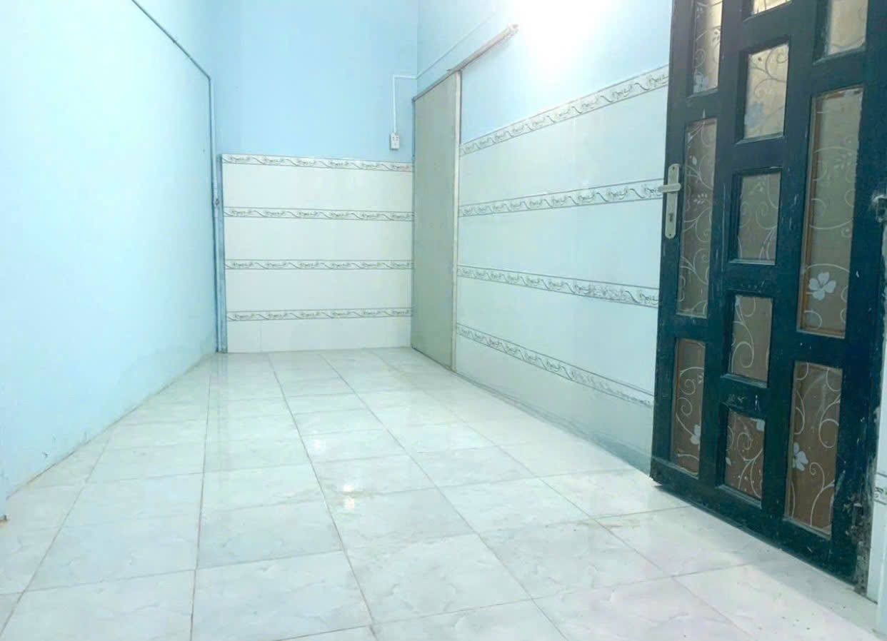 Phòng cho thuê giá chỉ 2.7 - 3.3 triệu không giới hạn số người ở, gần Q10 & Q. TB. Xem phòng ngay!