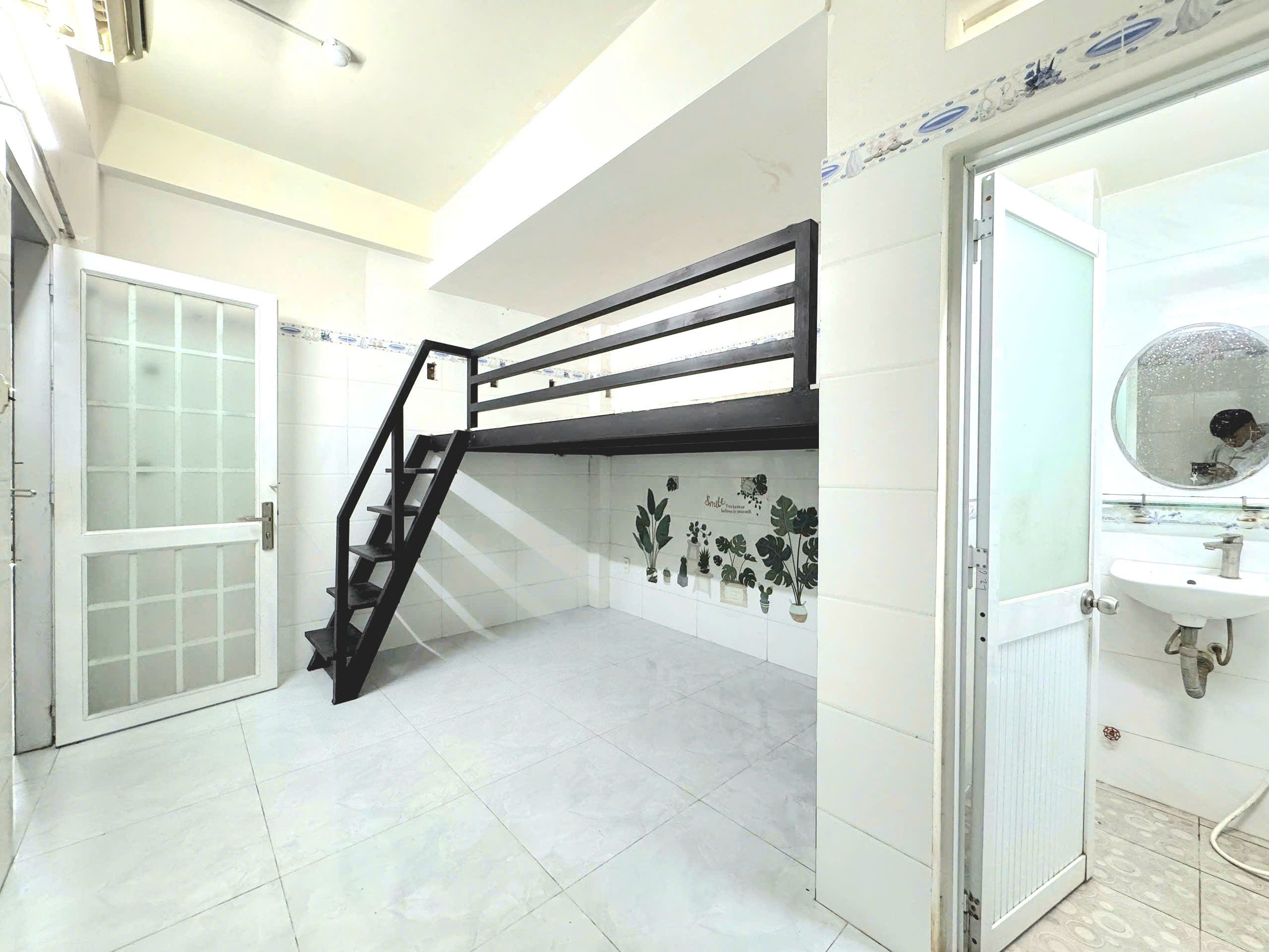 Ngay Quang Trung, p14, GV - Máy giặt, máy lạnh, nhà vs khép kín