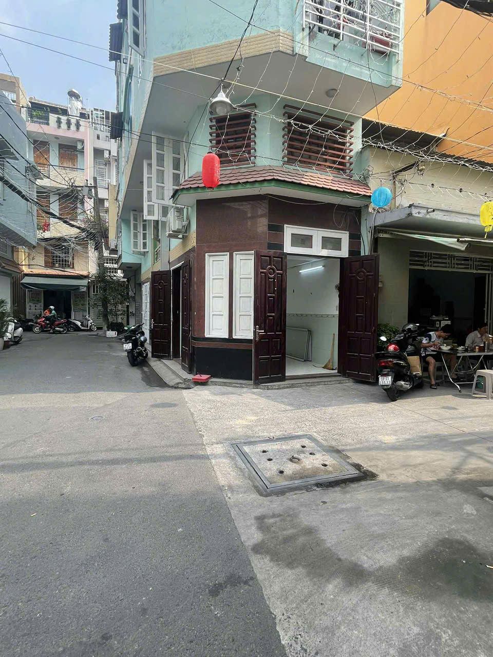 Chính chủ cho thuê mặt bằng giá rẻ đường Huỳnh Văn Bánh, P.13, Phú Nhuận