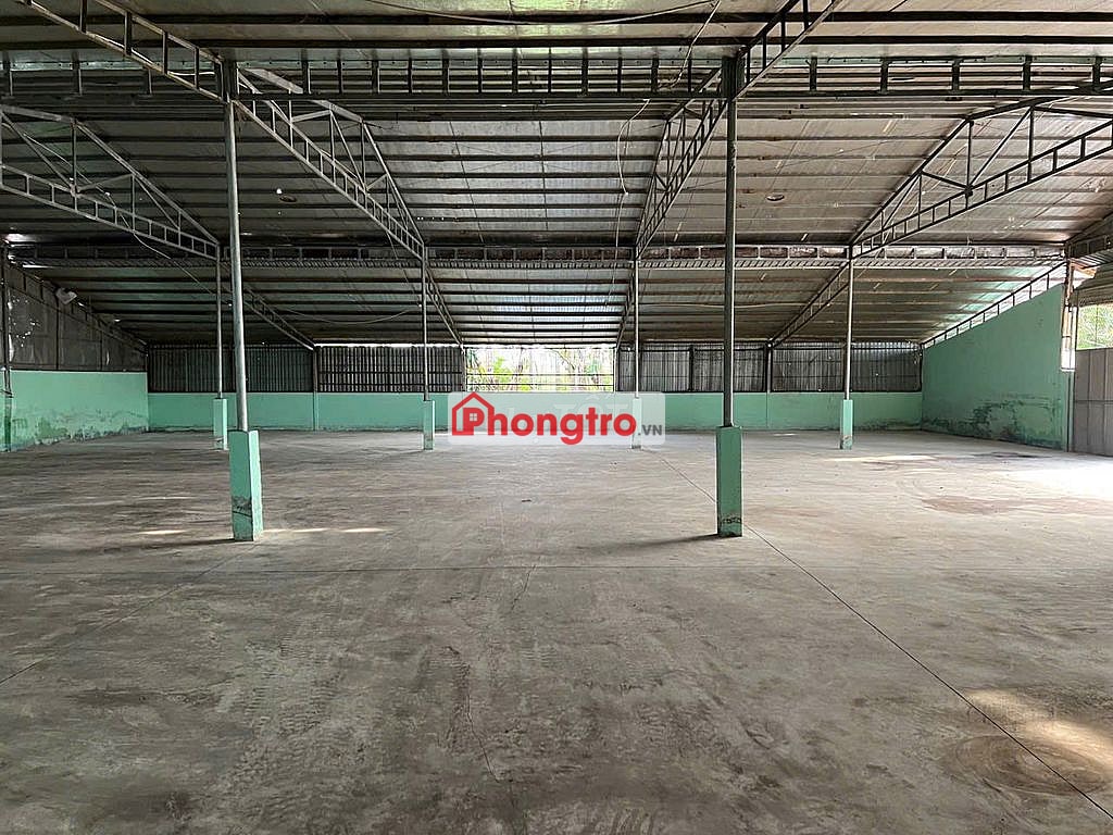 Kho xưởng bãi 2.500m² kho xây dựng 1.320m² trạm điện 3 pha, Container