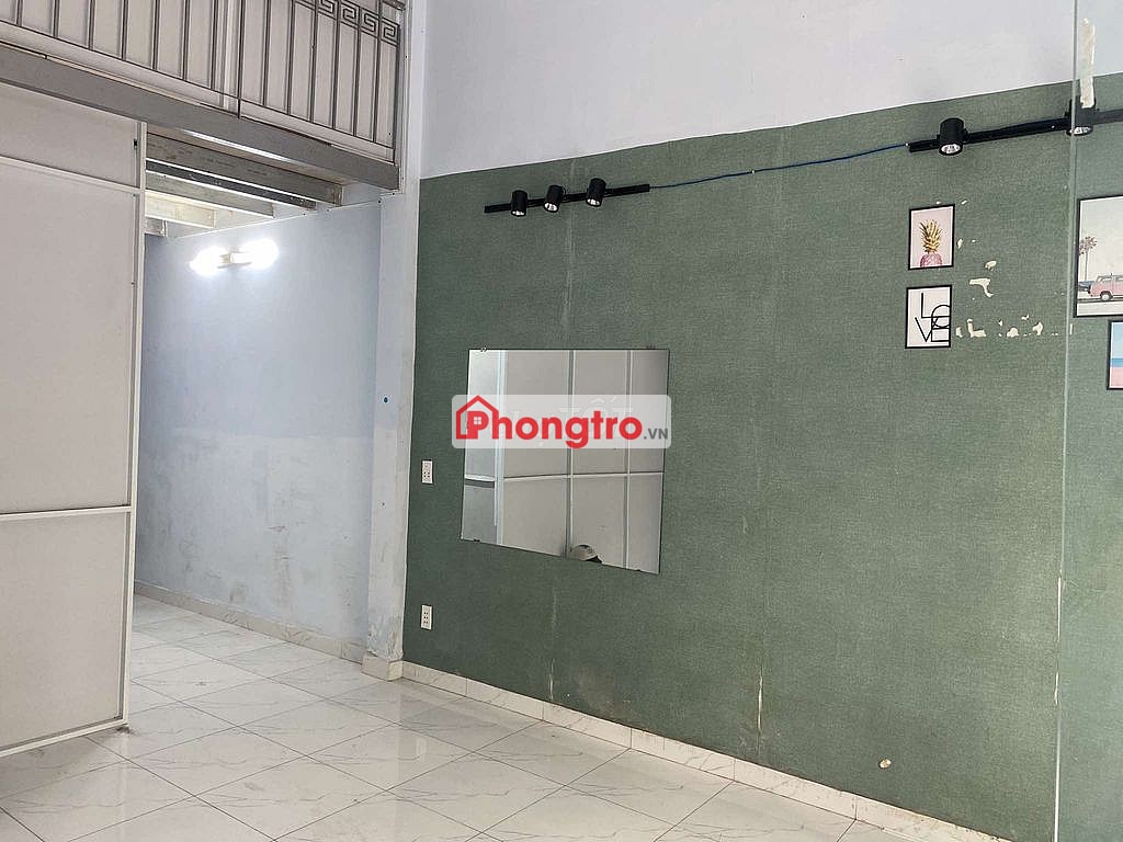 Nhà mặt tiền kinh doanh đường rộng 10 m, có 2 phòng ngủ, 2 tolet, bếp